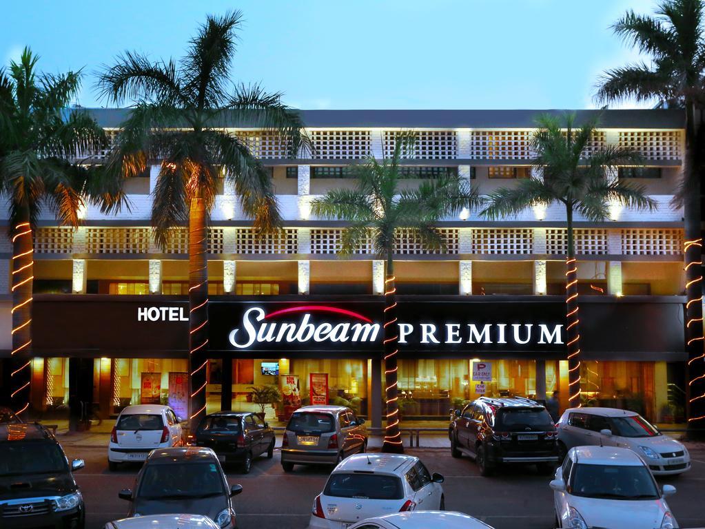 Hotel Sunbeam Premium Zirakpur Exterior foto