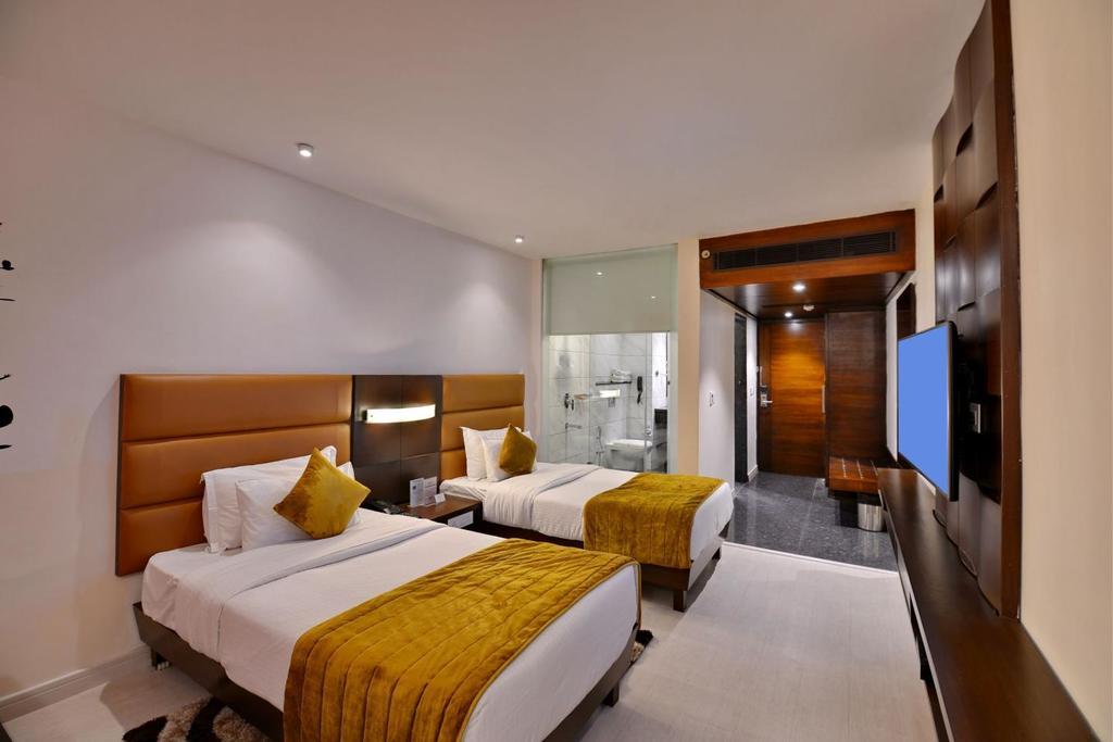 Hotel Sunbeam Premium Zirakpur Exterior foto