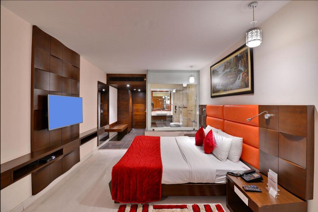 Hotel Sunbeam Premium Zirakpur Exterior foto