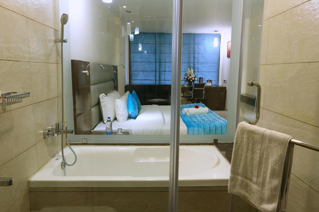 Hotel Sunbeam Premium Zirakpur Exterior foto