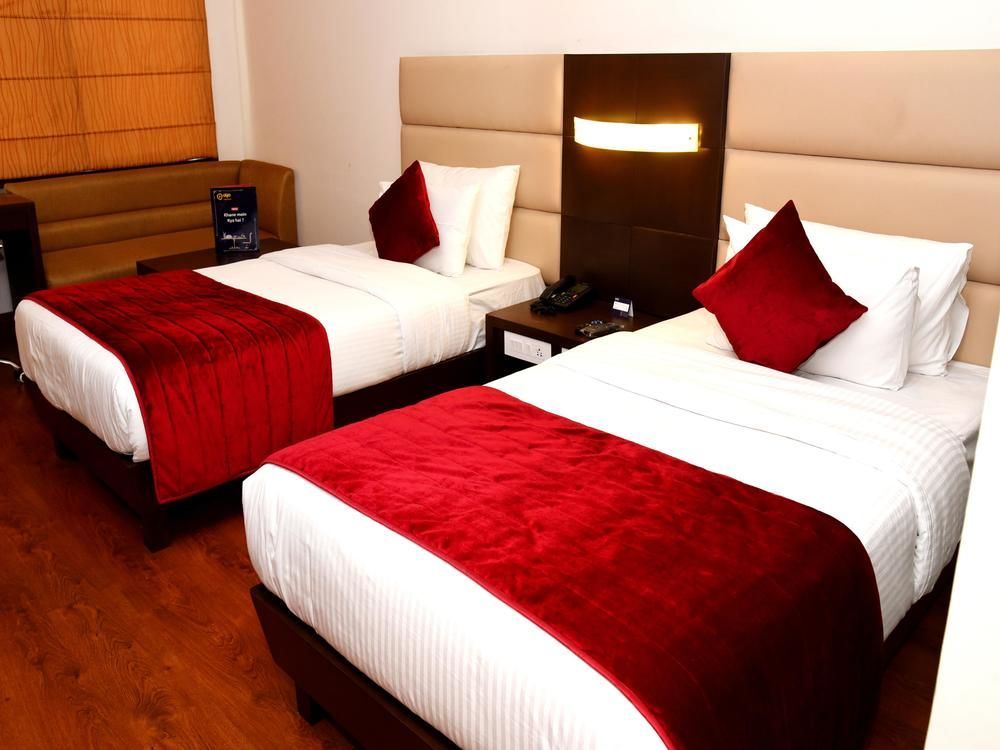 Hotel Sunbeam Premium Zirakpur Exterior foto